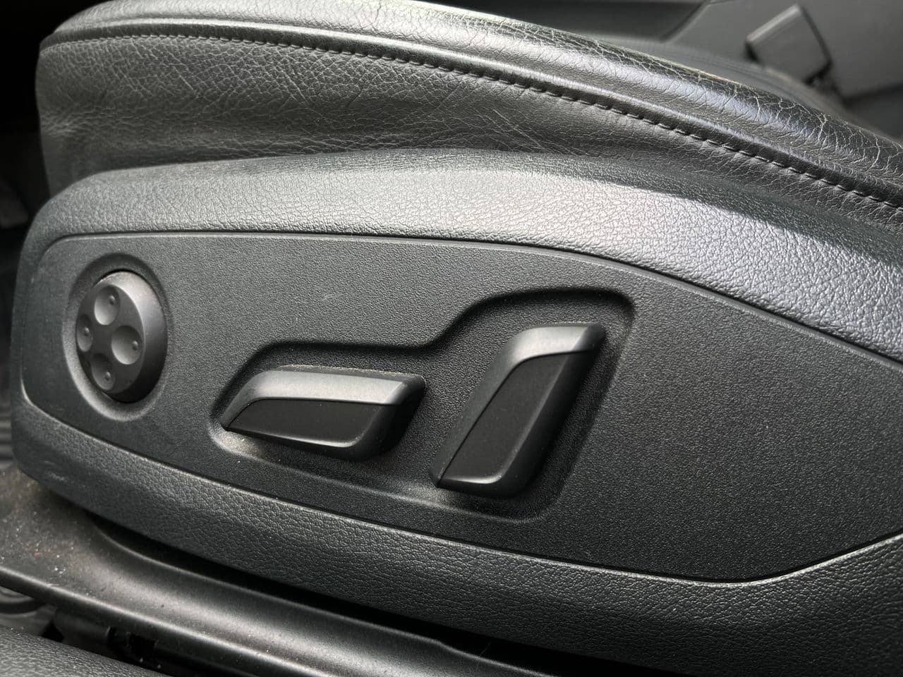2016 Audi A4 — Miniatură 8