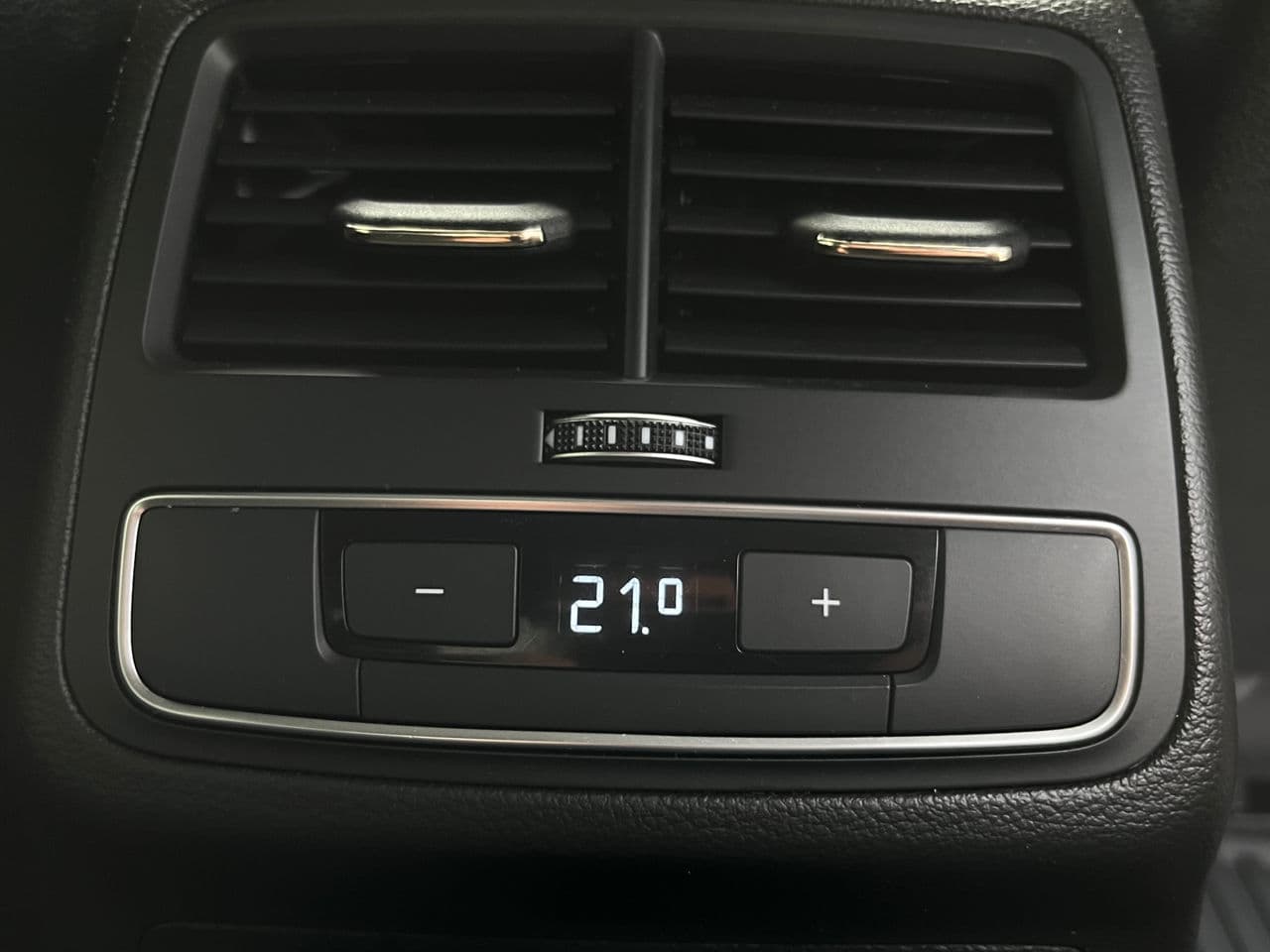 2016 Audi A4 — Miniatură 22