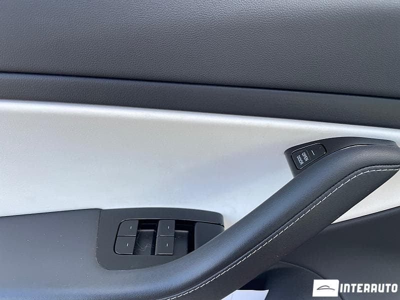 2020 Tesla Model 3 — Miniatură 8