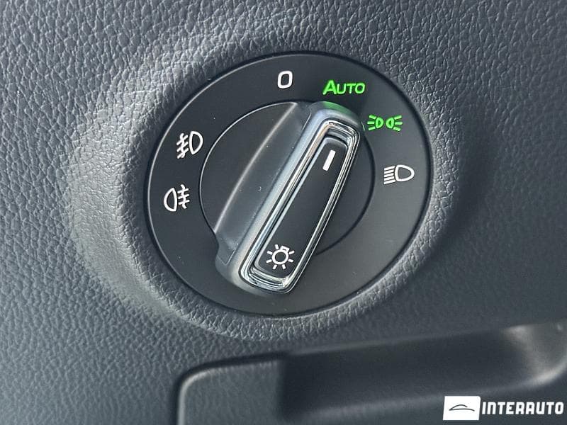 2019 Skoda Superb — Miniatură 13
