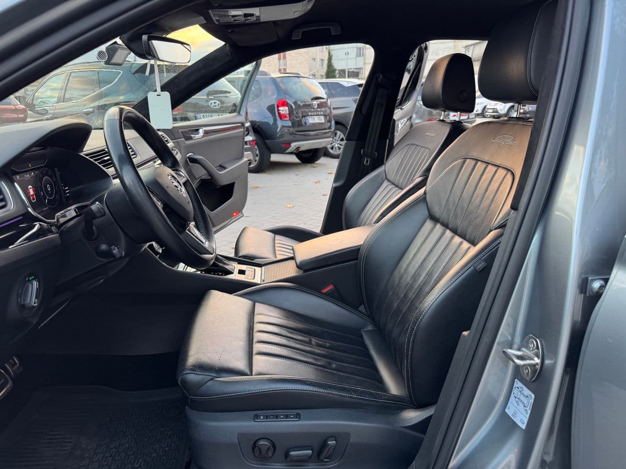 2019 Skoda Superb — Miniatură 5