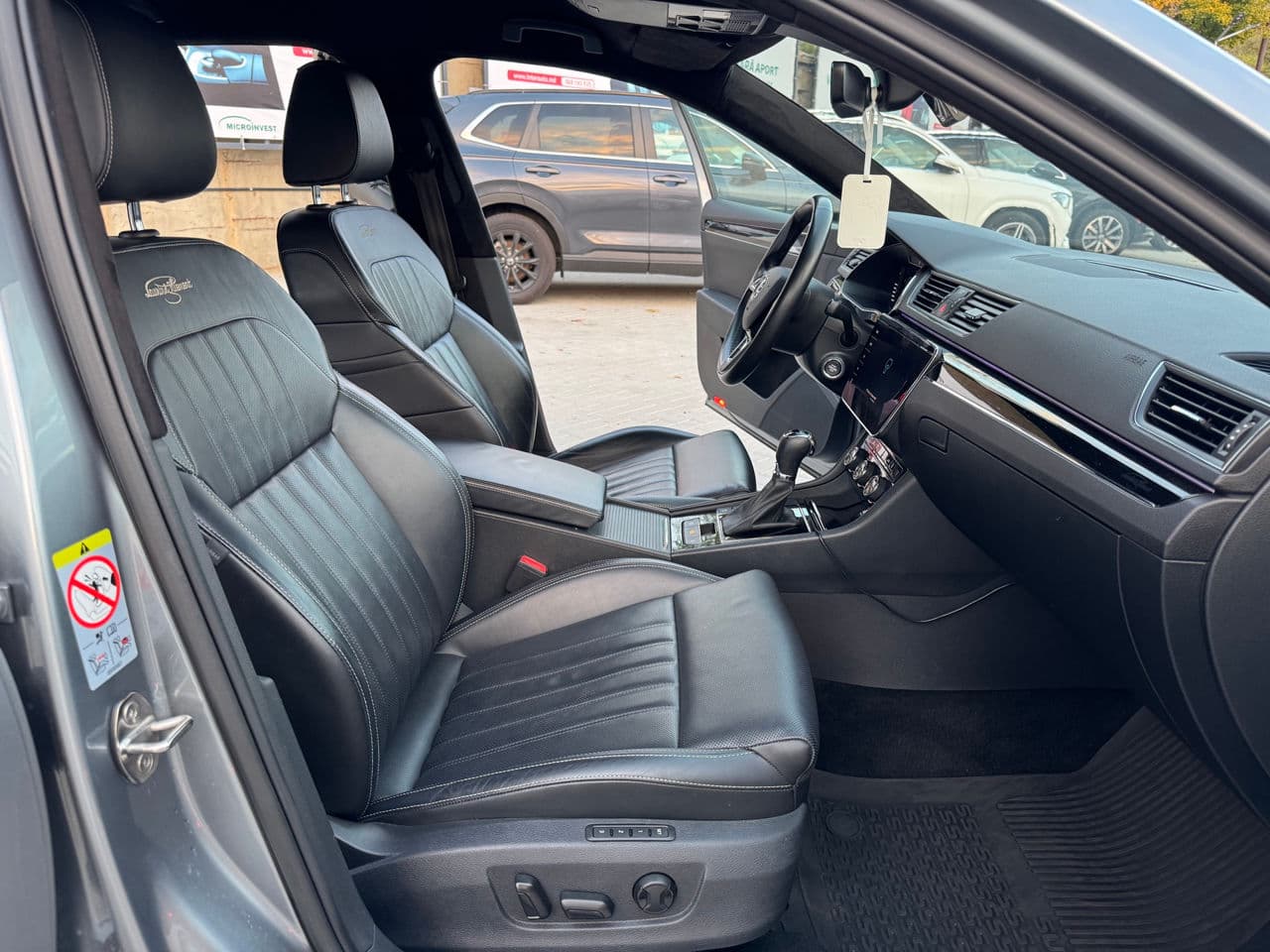 2019 Skoda Superb — Miniatură 16