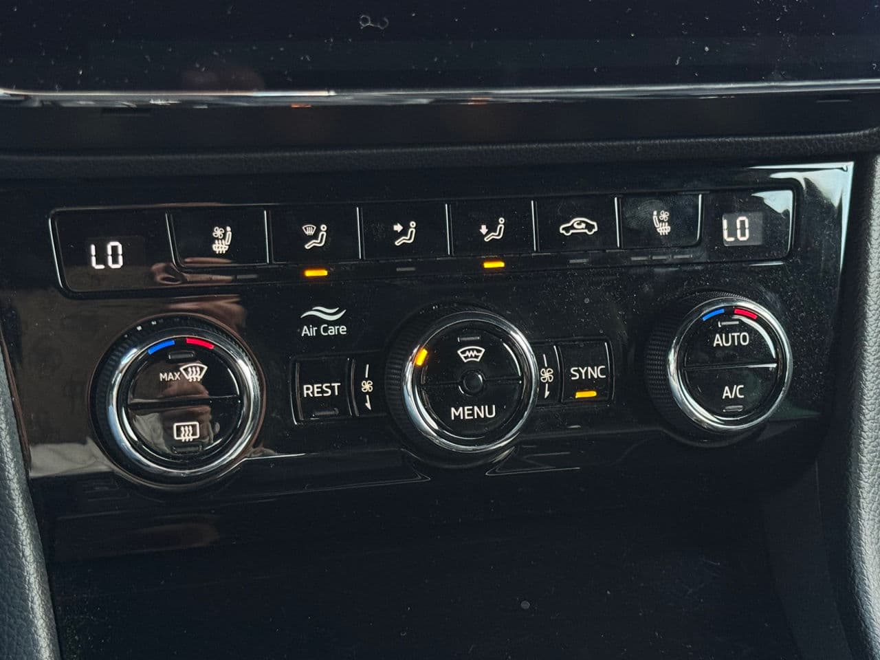 2019 Skoda Superb — Miniatură 11