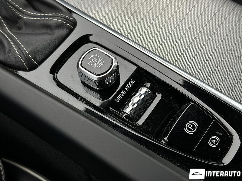 Volvo XC 60 2017 — Миниатюра 18