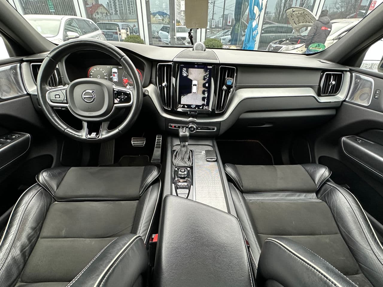 Volvo XC 60 2017 — Миниатюра 10
