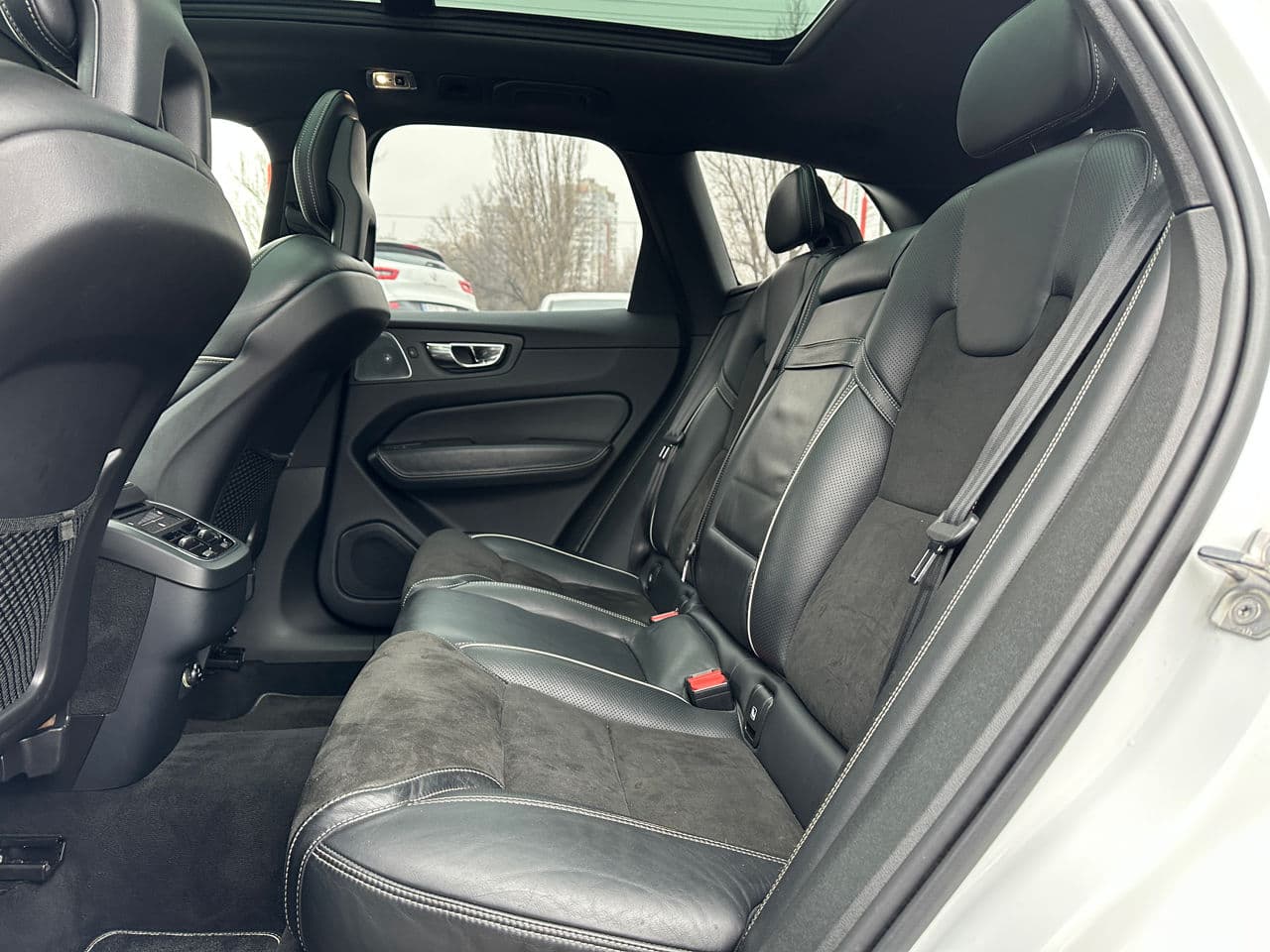 Volvo XC 60 2017 — Миниатюра 20