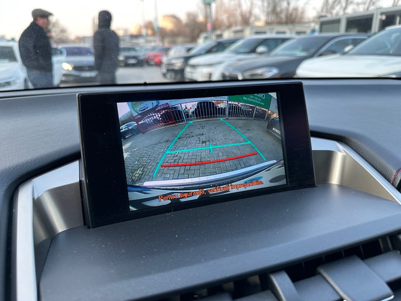 Lexus NX 300H 2015 — Миниатюра 10