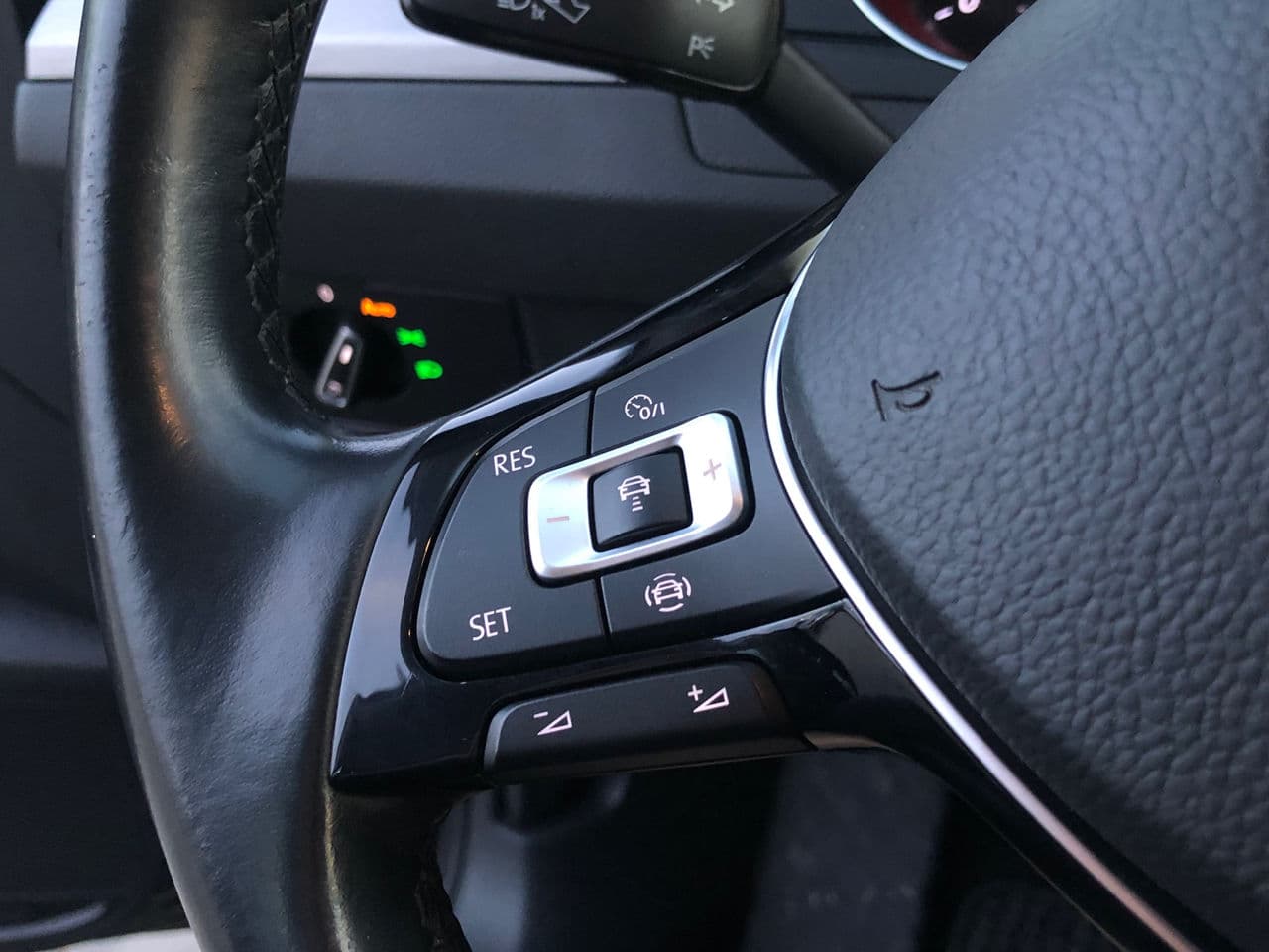 2019 Volkswagen Passat — Miniatură 10