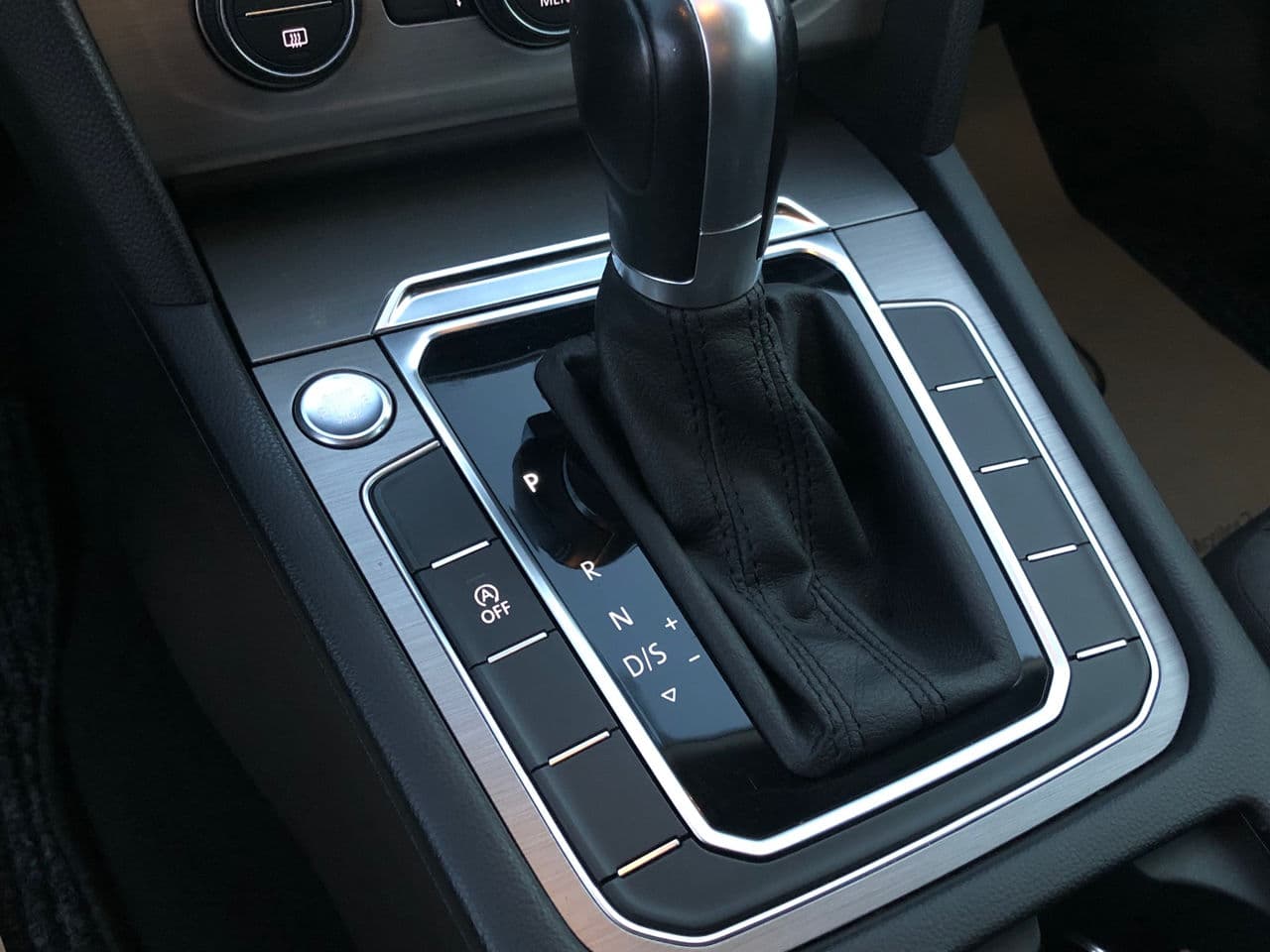 2019 Volkswagen Passat — Miniatură 13
