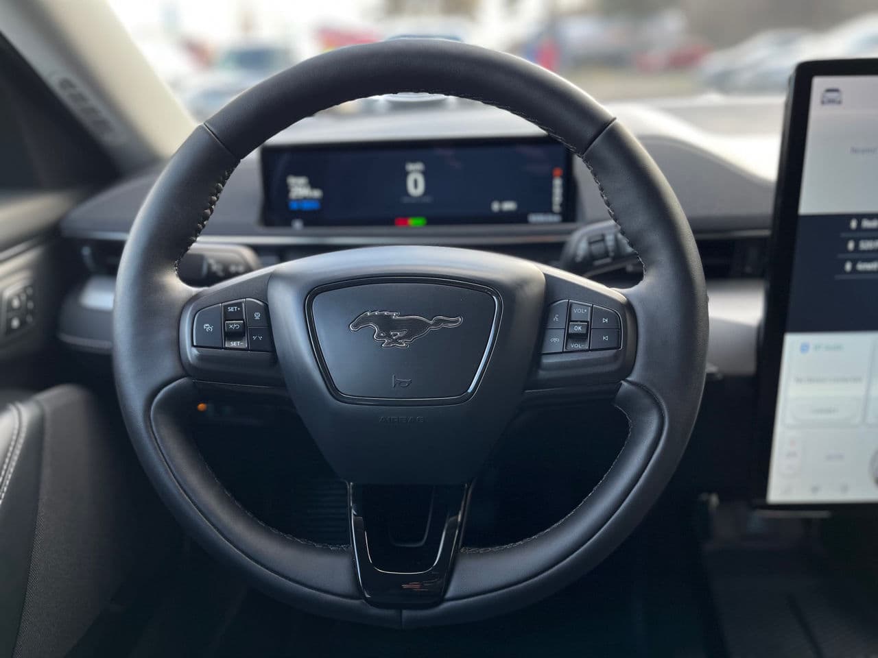 2021 Ford Mustang Mach-E — Miniatură 13