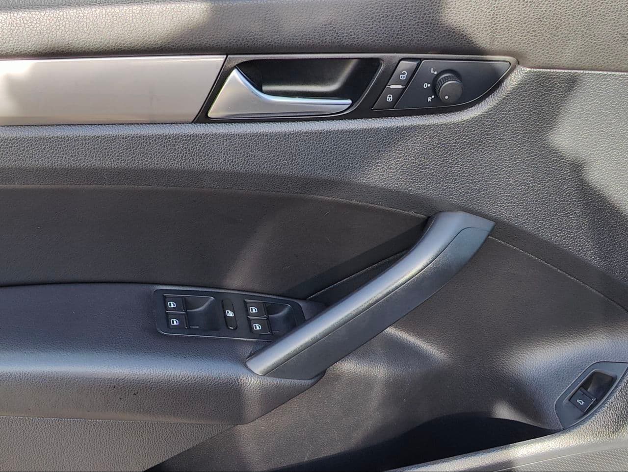 2015 Volkswagen Passat — Miniatură 16