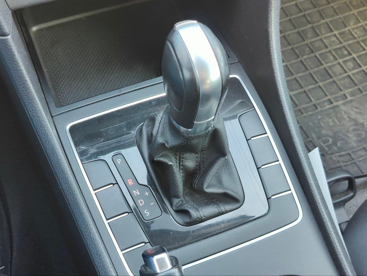 2015 Volkswagen Passat — Miniatură 13