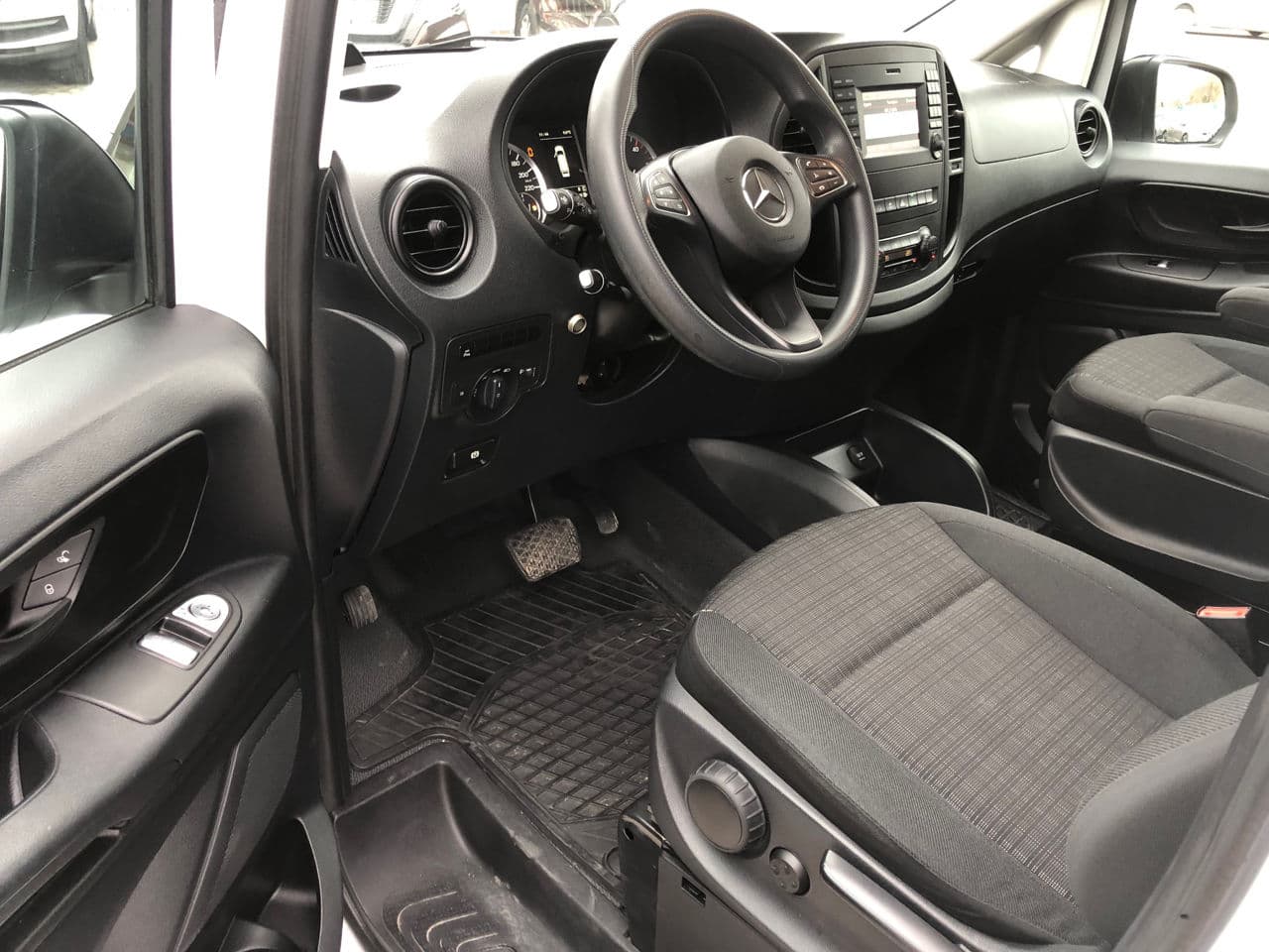 2016 Mercedes Vito — Miniatură 7