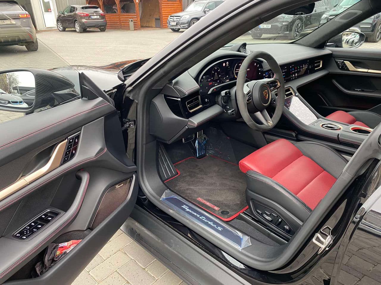 2021 Porsche Taycan Turbo S — Miniatură 12