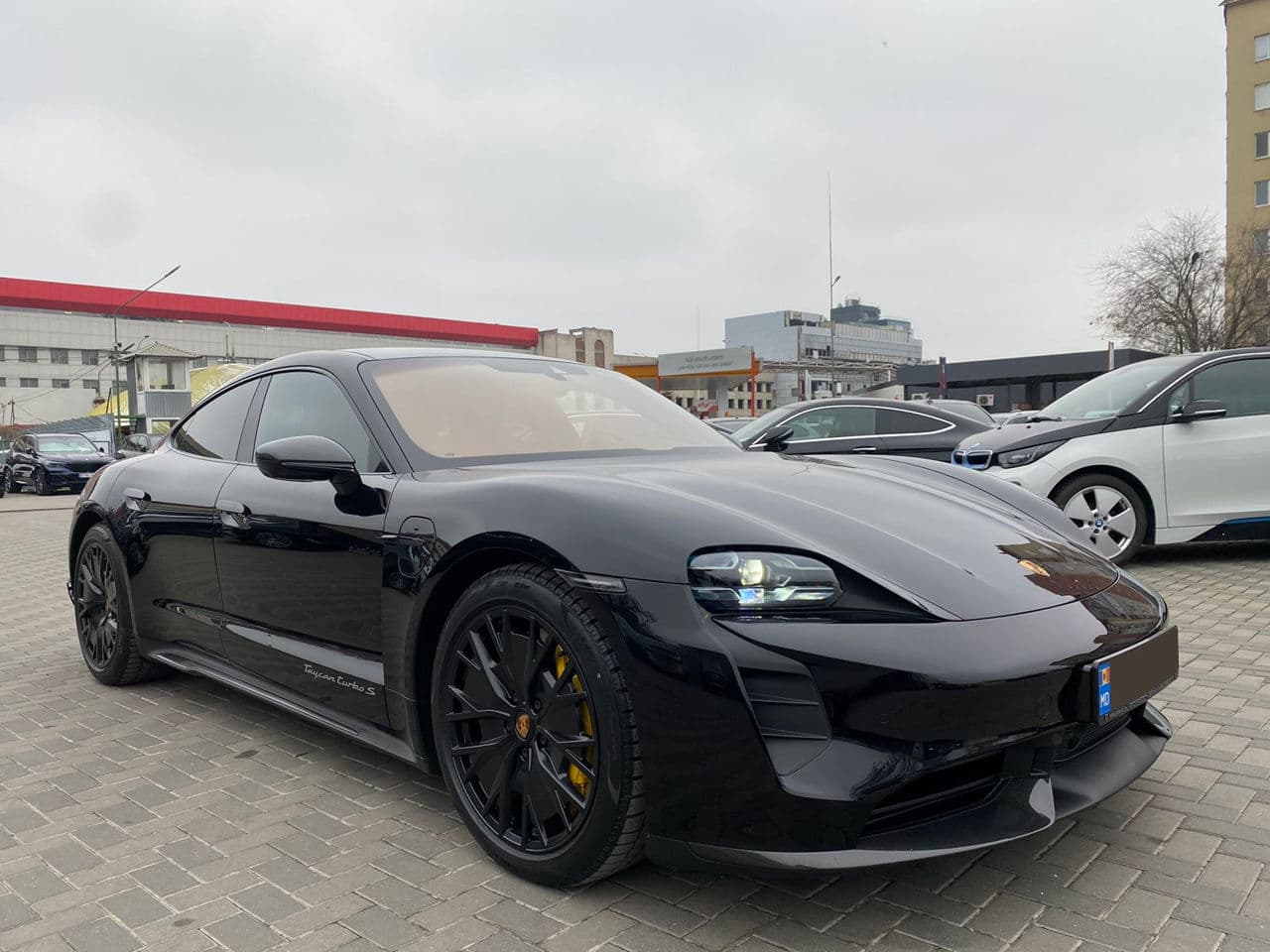 2021 Porsche Taycan Turbo S — Miniatură 2