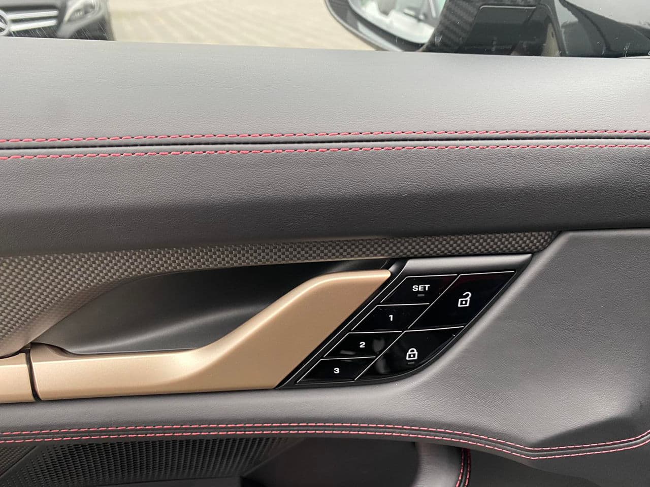 2021 Porsche Taycan Turbo S — Miniatură 7