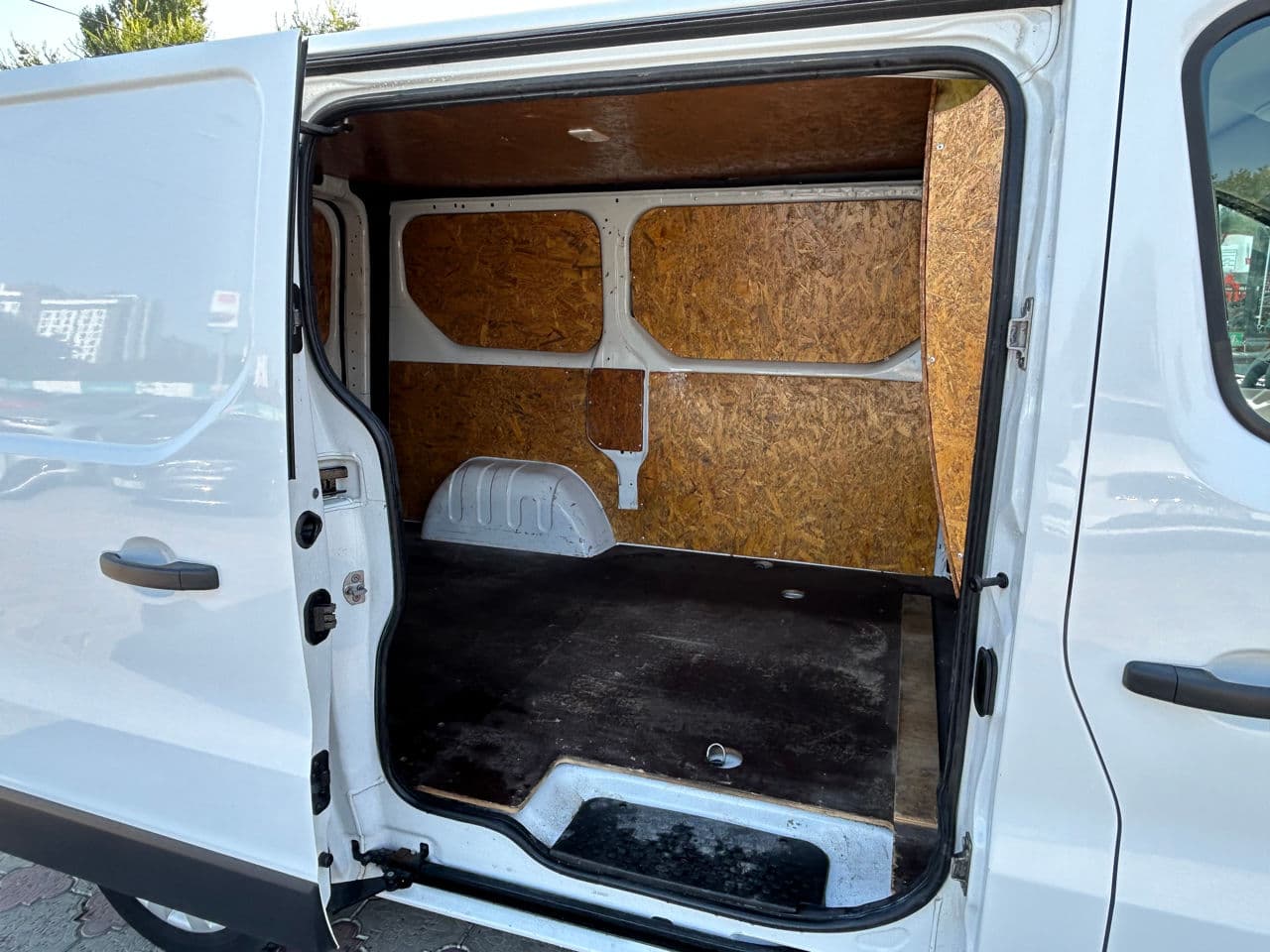 Opel Vivaro 2016 — Миниатюра 12