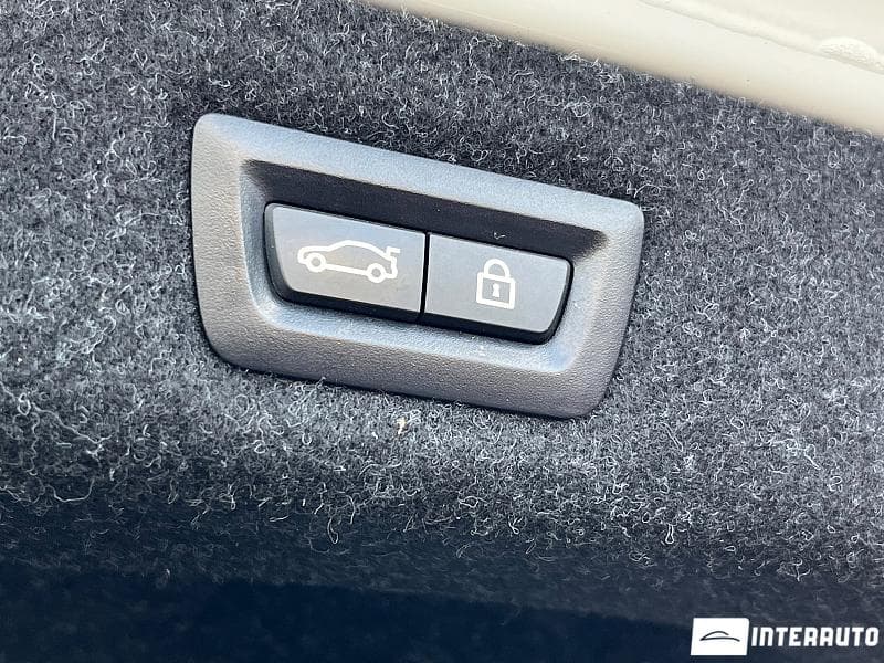 2018 BMW 530e — Miniatură 27
