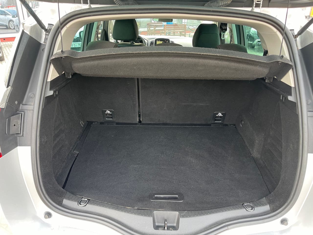 2019 Renault Scenic — Miniatură 17