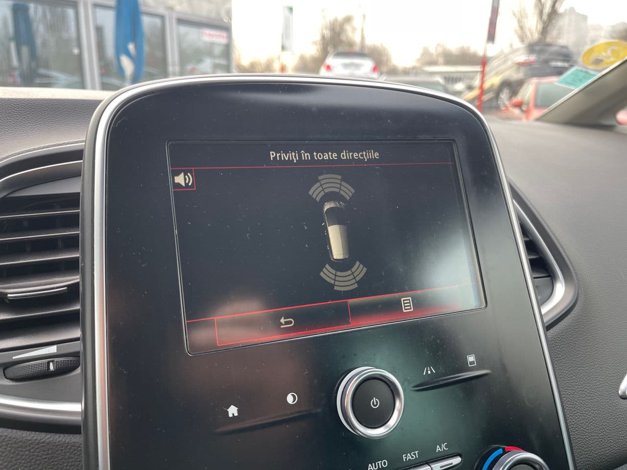 2019 Renault Scenic — Miniatură 11