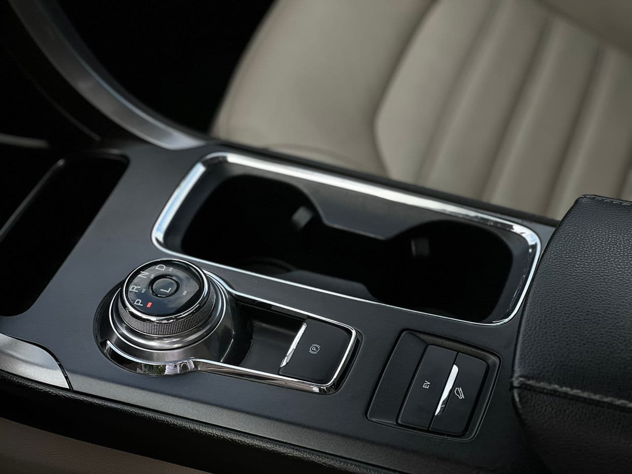 2017 Ford Fusion — Miniatură 20