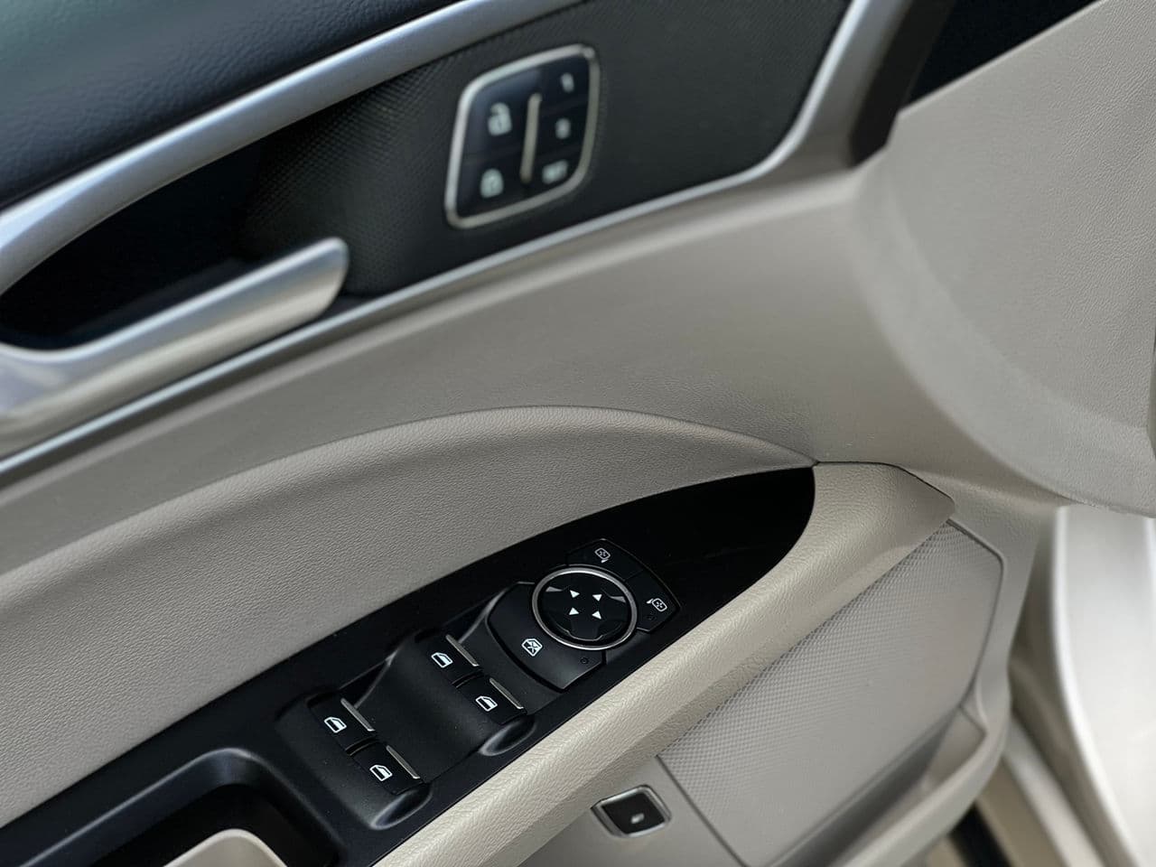 2017 Ford Fusion — Miniatură 12