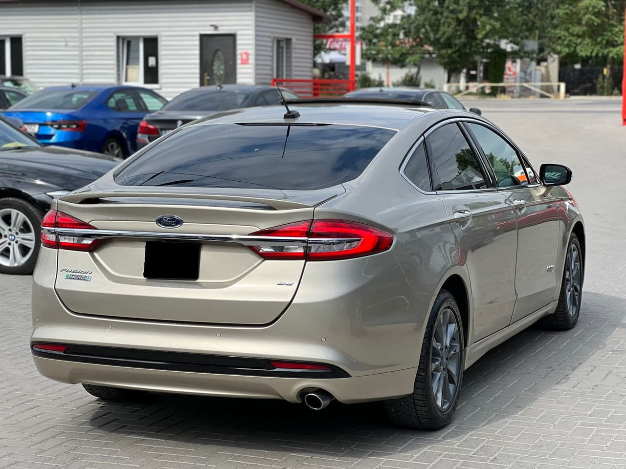 2017 Ford Fusion — Miniatură 2
