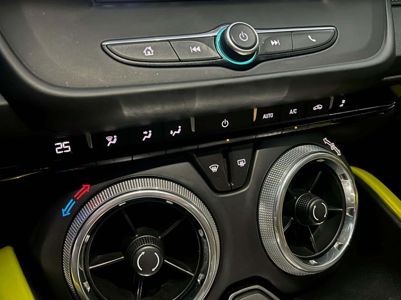 2019 Chevrolet Camaro — Miniatură 11