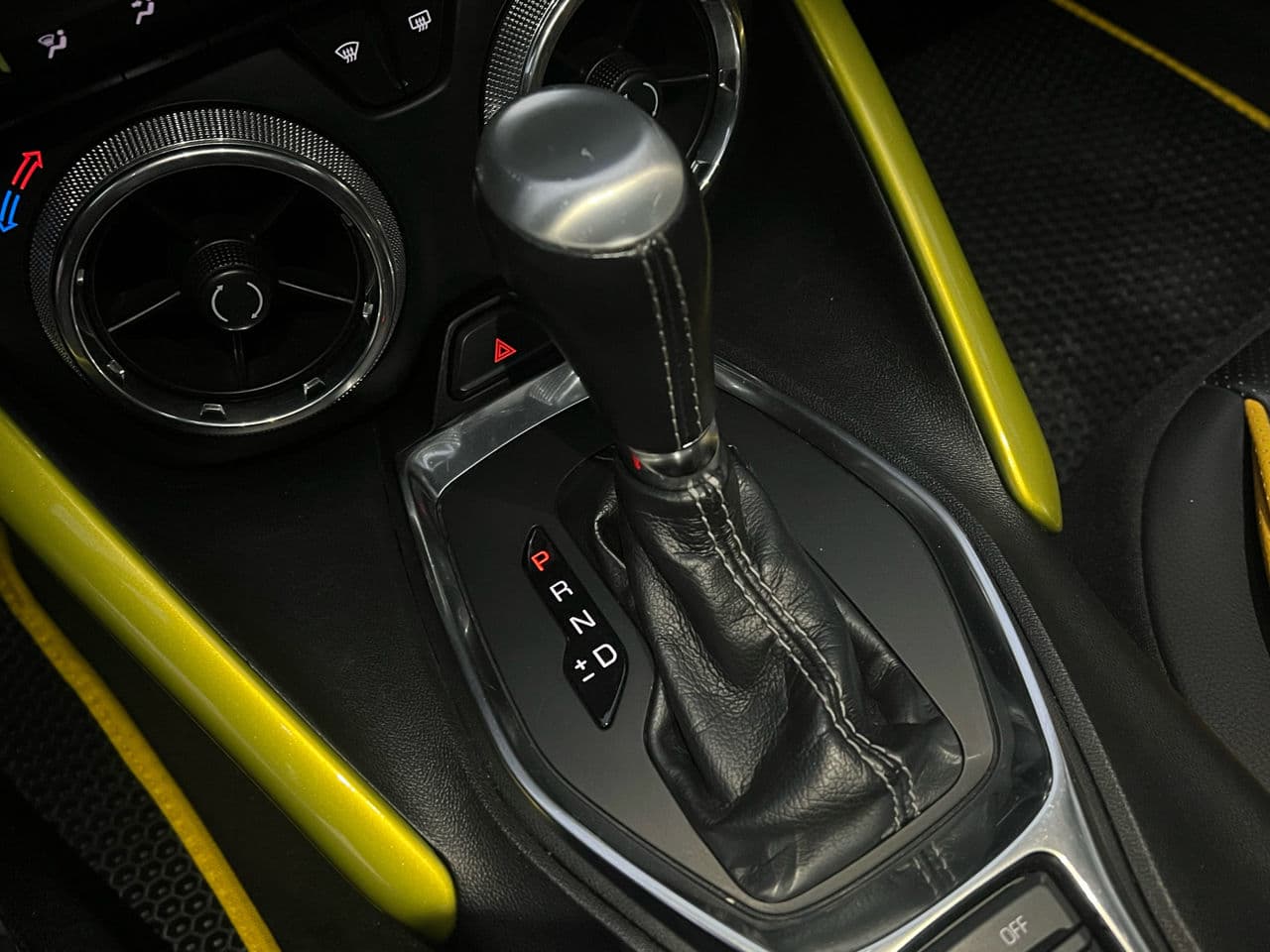 2019 Chevrolet Camaro — Miniatură 12