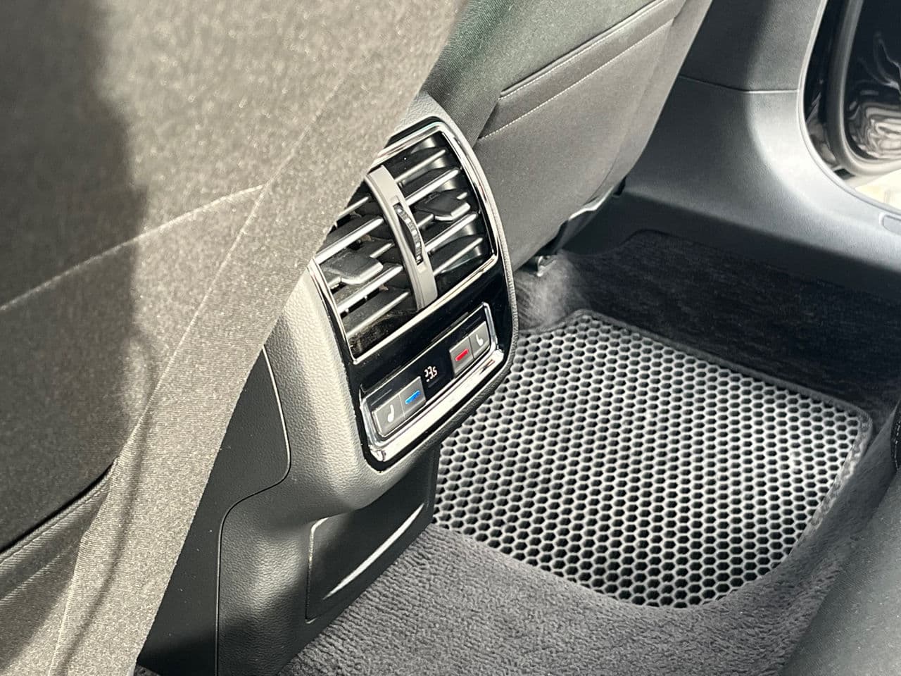 2015 Volkswagen Passat — Miniatură 14