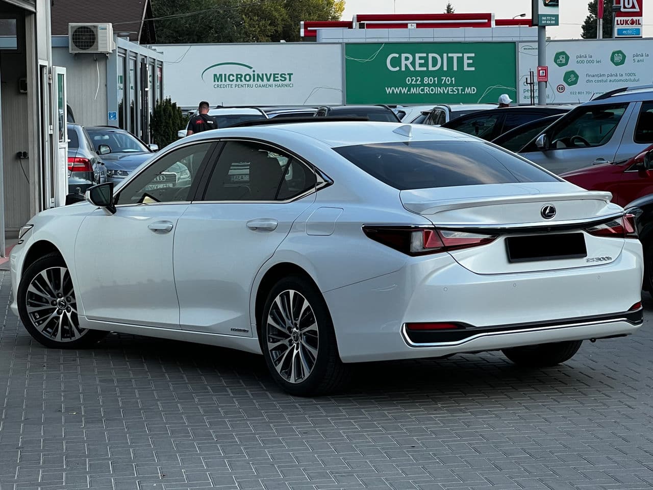 Lexus ES 300h 2018 — Миниатюра 2