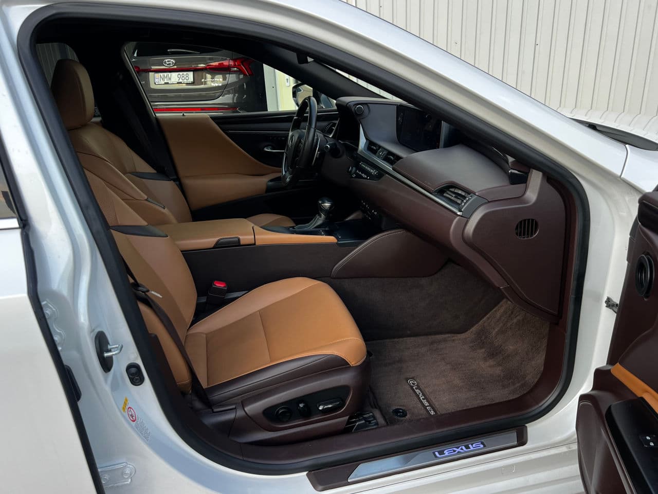 Lexus ES 300h 2018 — Миниатюра 15
