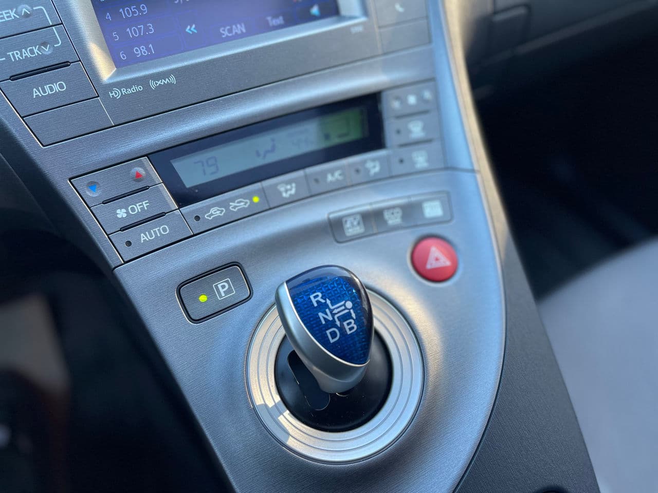 2015 Toyota Prius — Miniatură 16