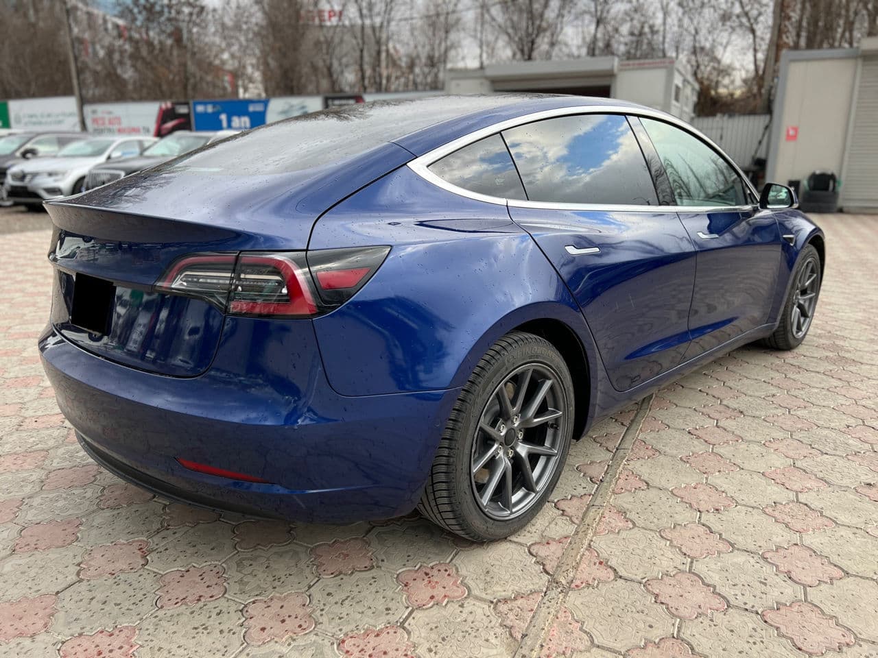 2020 Tesla Model 3 — Miniatură 3