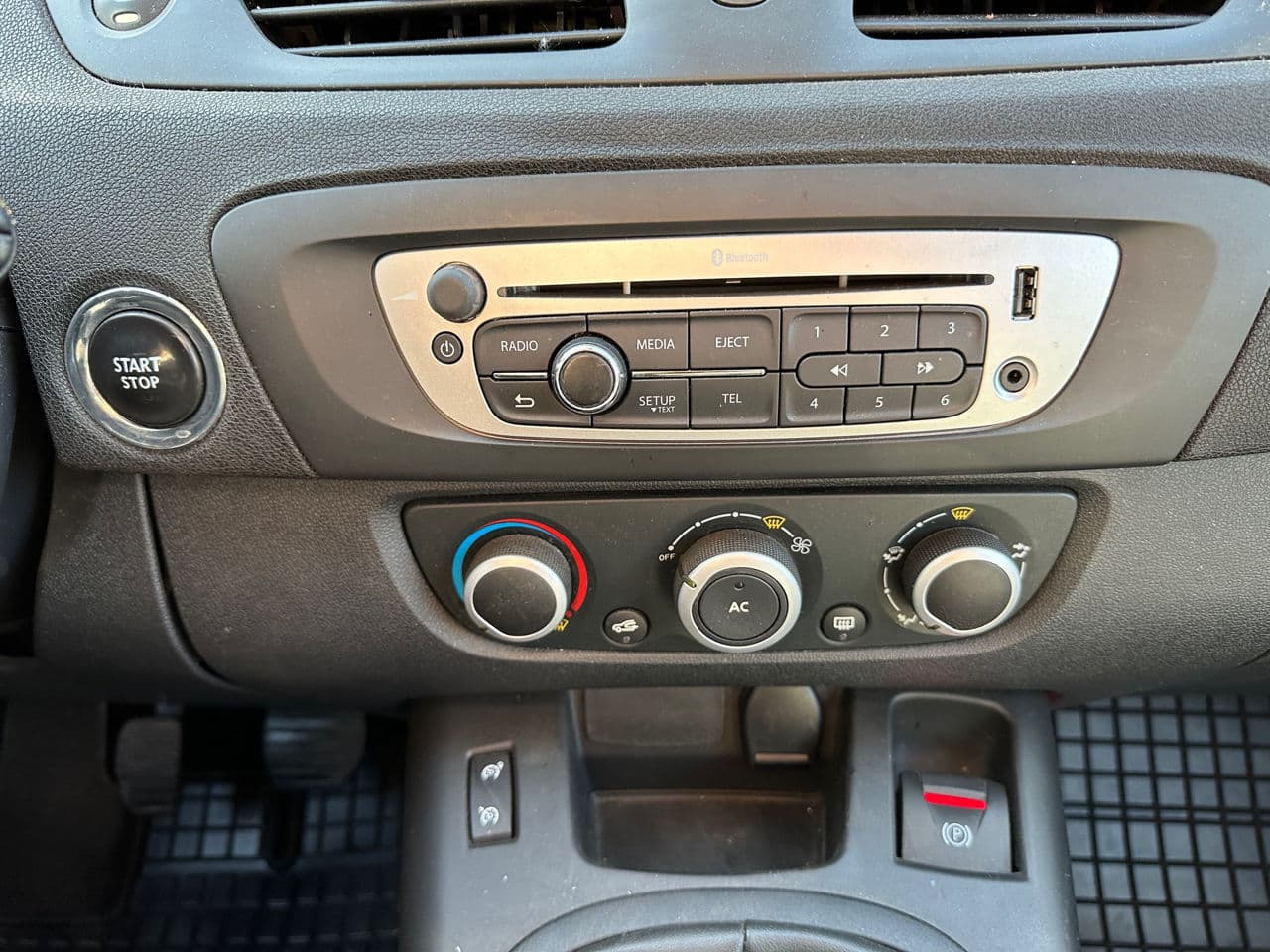 Renault Scenic 2013 — Миниатюра 11