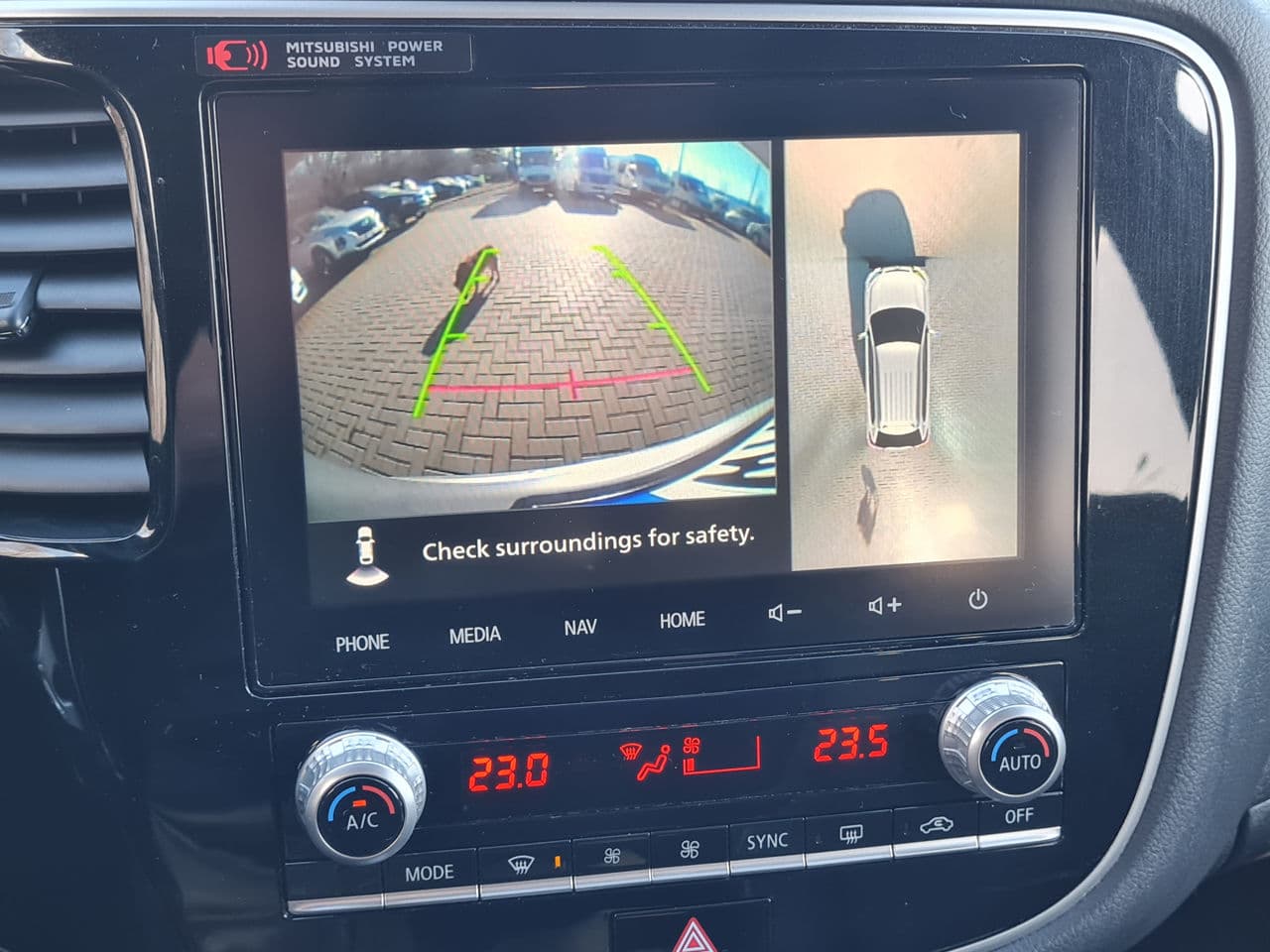 2020 Mitsubishi Outlander — Miniatură 12