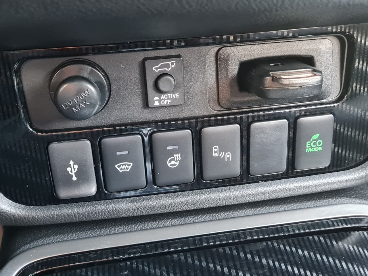 2020 Mitsubishi Outlander — Miniatură 15