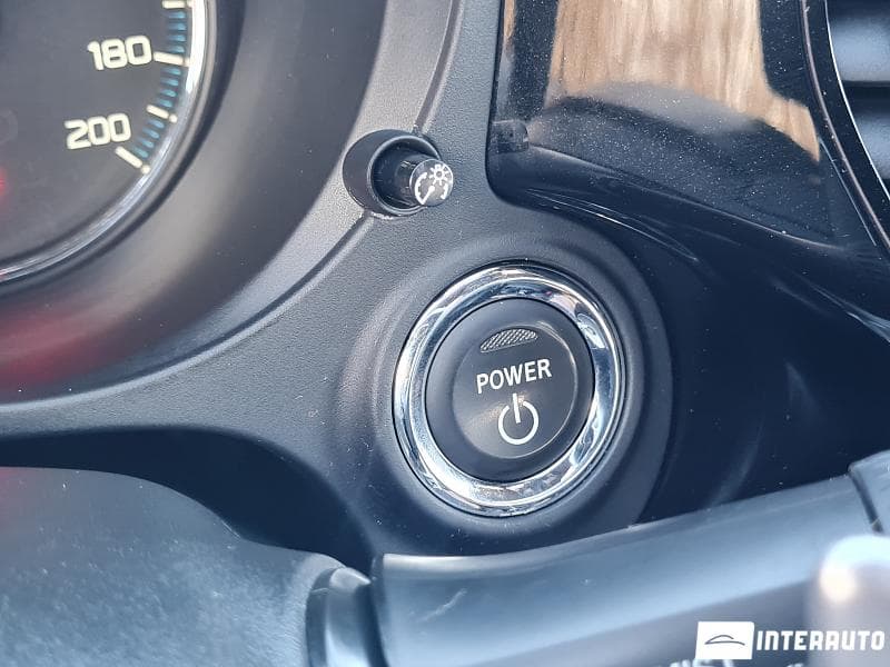 2020 Mitsubishi Outlander — Miniatură 17