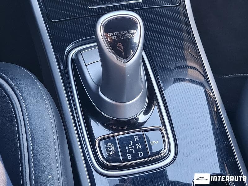 2020 Mitsubishi Outlander — Miniatură 13