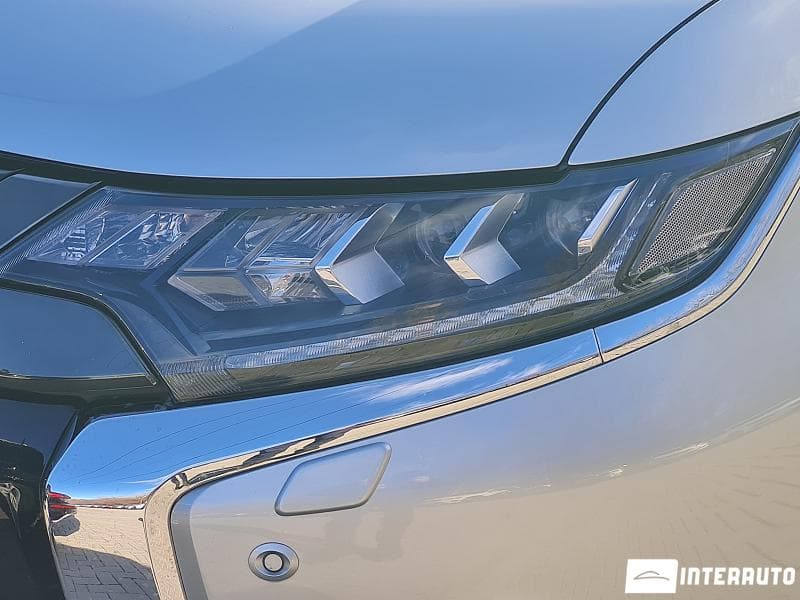 2020 Mitsubishi Outlander — Miniatură 26