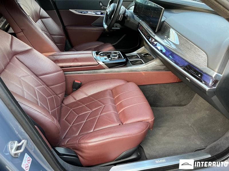2022 BMW 740 — Miniatură 9