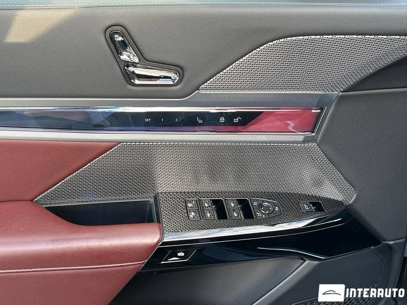 2022 BMW 740 — Miniatură 6