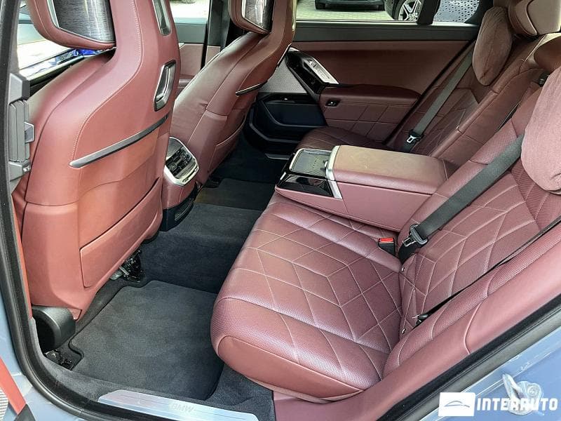 2022 BMW 740 — Miniatură 7