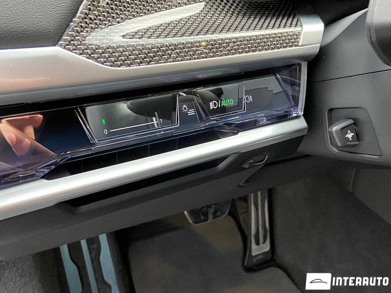 2022 BMW 740 — Miniatură 9
