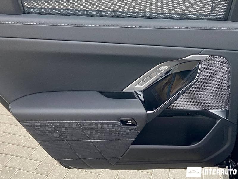 2022 BMW 740 — Miniatură 22