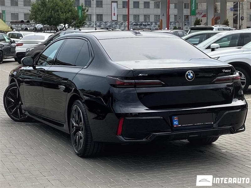 2022 BMW 740 — Miniatură 4