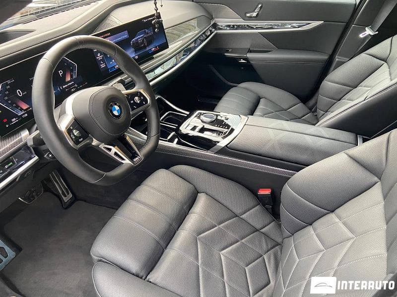 2022 BMW 740 — Miniatură 8