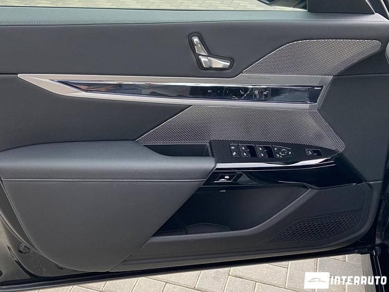 2022 BMW 740 — Miniatură 5