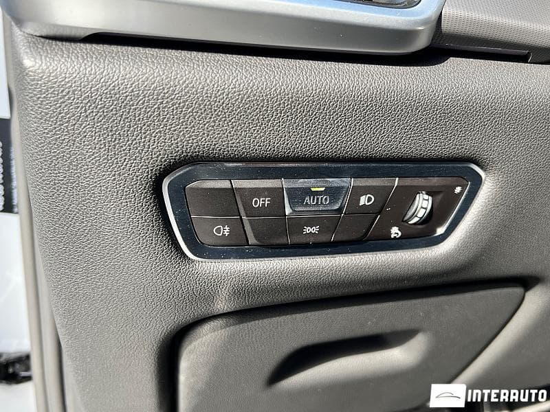 2021 BMW X5 2.5D — Miniatură 25