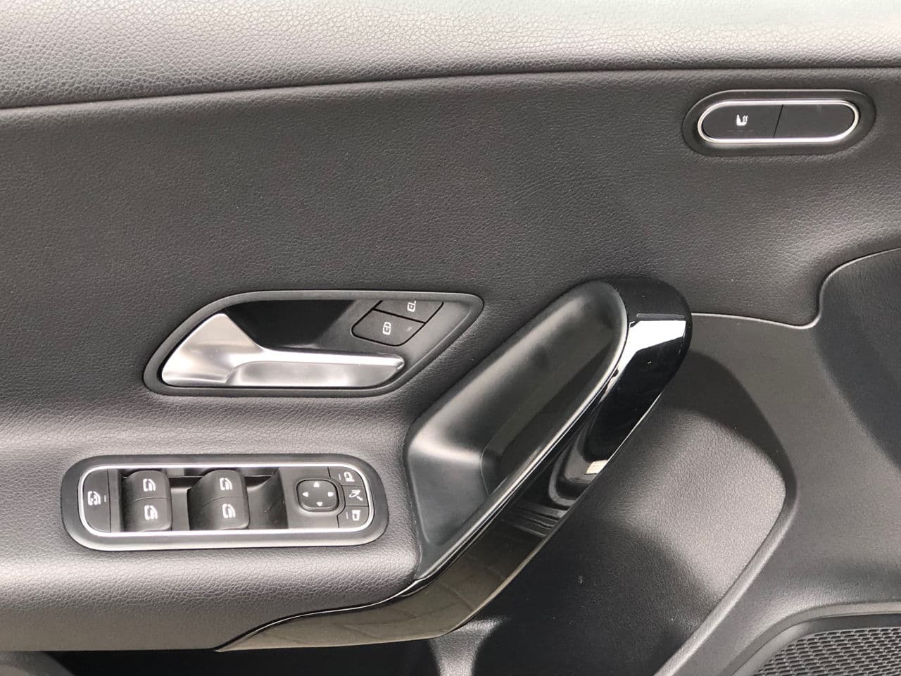 2019 Mercedes A 180 — Miniatură 6
